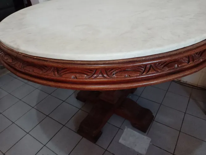 Mesa de madeira antiguidade