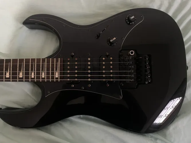 Guitarra tagima modificada