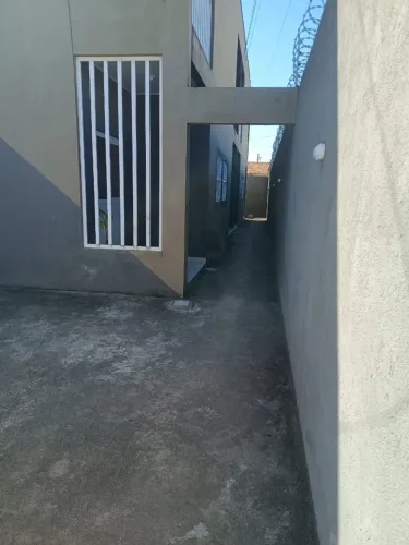 Aluga se casa duplex no antares