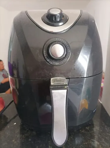 Air fryer Philco.