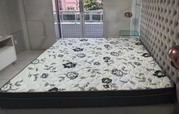 Vendo colchão King size ortobom