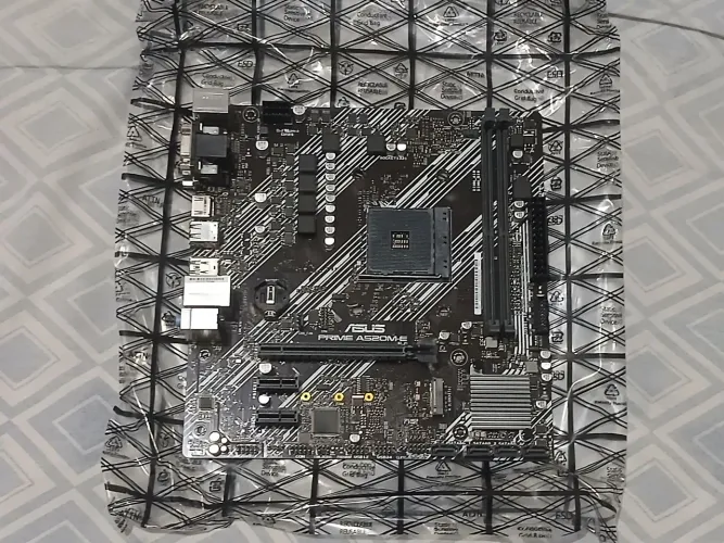 Placa mãe Asus A520M - Leia a descrição