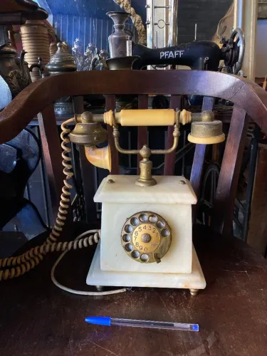 Telefone antigo em mármore (ref:312)