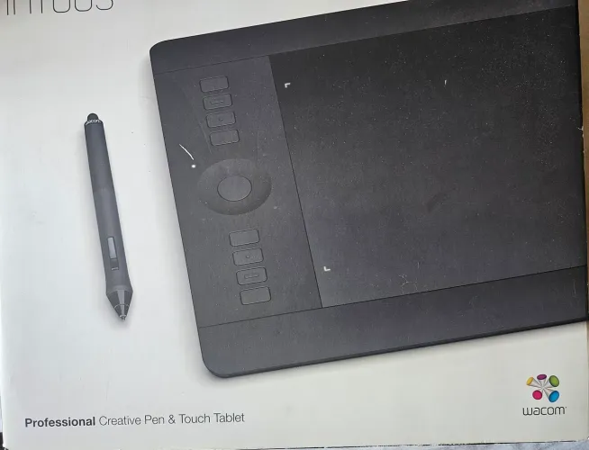 Mesa Digitalizadora Wacom Intuos Pro Medium PTH-651 Completa Na Caixa