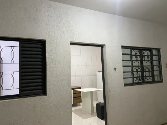 Alugo casa para1 Pessoa