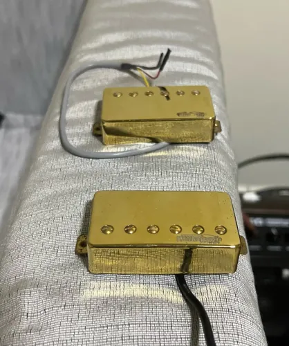 Par de captadores wilkinson humbucker