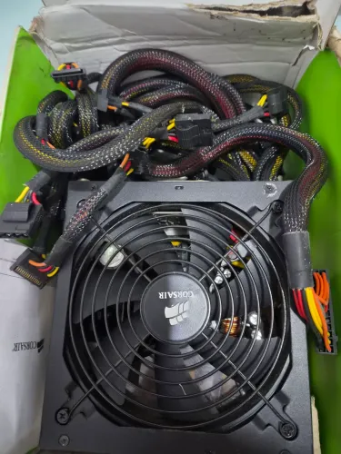 Vendo fonte corsair cx750