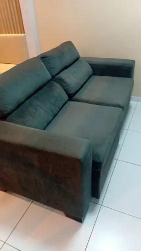 Sofá 3 lugares retrátil cinza chumbo R$ 2000