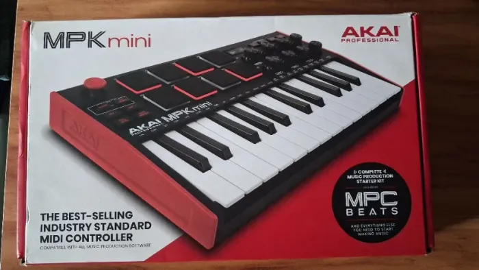 Controlador Akai Mini Mk3 Midi Usb