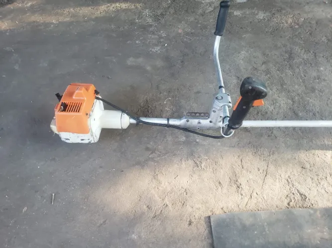 Roçadeira Stihl FS 220