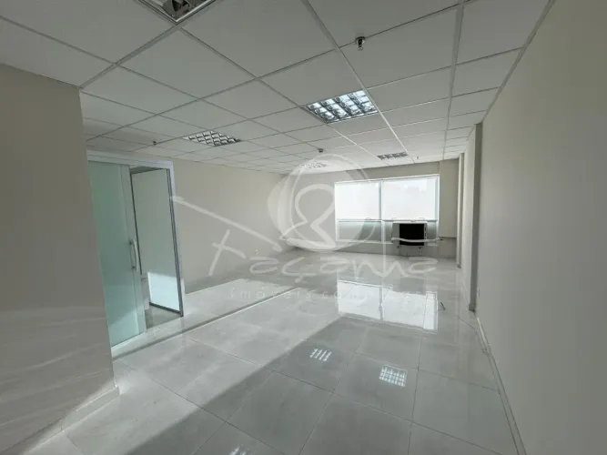 Sala para venda e locação no Ed. Easy Office Centro em Campinas