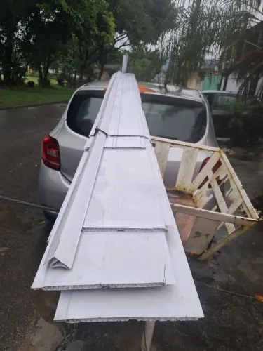 FORRO DE PVC, BRANCO PADRÃO 9 FOLHAS DE 6 MTS COMPRIMENTO X 20 CM. LARGURA)9 SOBRA DE OBRA