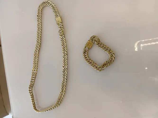 Corrente e pulseira de moeda antiga