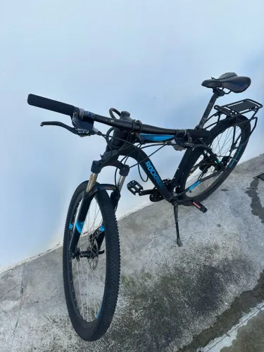 Vende-se Bicicleta Rockrider ST 100 Aro 29