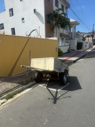 Alugo por dia Reboque