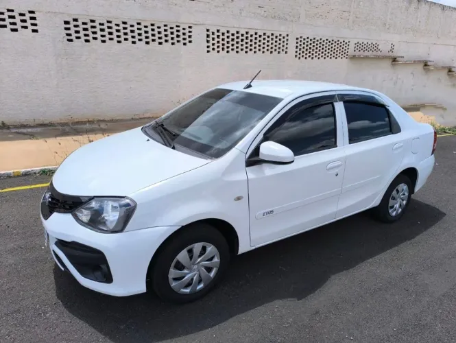 Toyota Etios X Sedan 1.5 Flex 16V 4P Mec. 2020