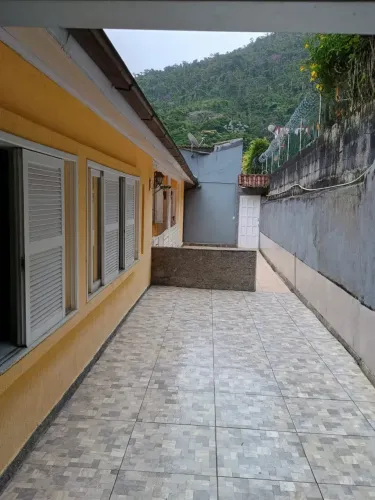 Casa com terreno de 500m² em Nogueira