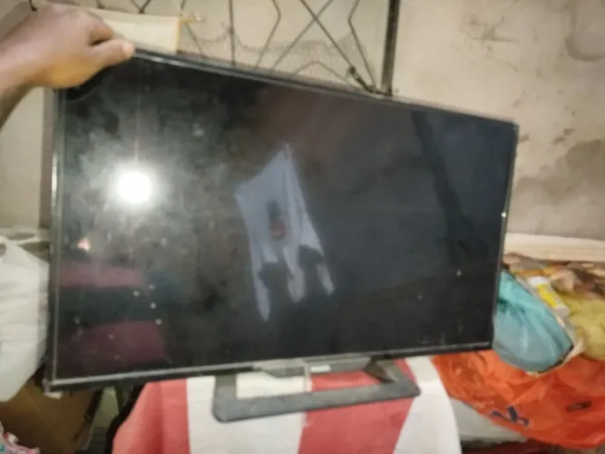 Vende-se carcaça televisão Philips LCD