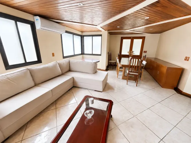 Casa com 3 quartos e 264m² priv. à venda em Capoeiras, Florianópolis