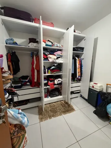 Guarda roupa 6 portas