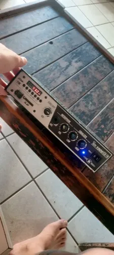 Amplificador Slim 1000 USB FM usado pegando.tudo!