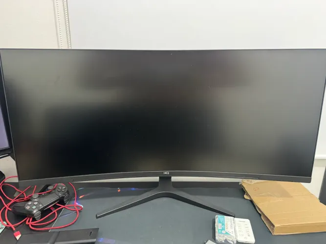 Monitor ?34? HQ 3 meses de uso apenas 0 marcas de uso