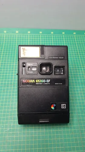Câmera instantânea kodak antiga 