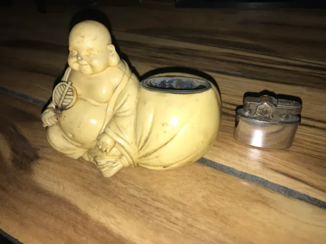 Antigo Isqueiro De Mesa Buda Em Resina 6812 Rrdeco