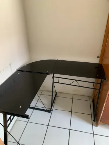 MESA DE METAL (IMPERDÍVEL) 