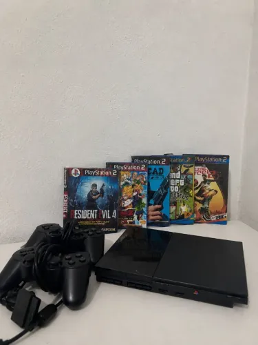 ? PlayStation 2 Slim + 5 Jogos + 2 Controles + Memory Card - Ótimo Estado