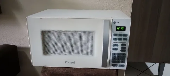 MICROONDAS CONSUL 20 LITROS COMPACTO  FUNCIONANDO PERFEITAME  EM ÓTIMO ESTADO 
