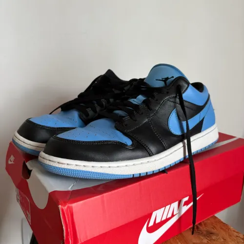 Nike Air Jordan 1 Low tamanho 43
