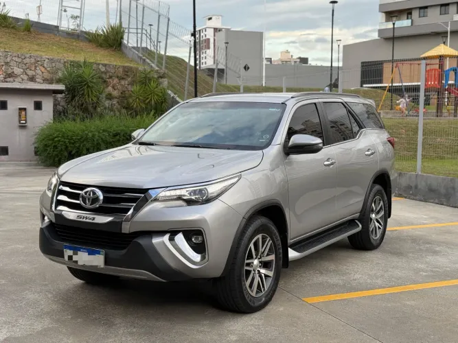 Toyota Hilux SW4 SRX 4X4 2.8 TDI 16V Dies. Aut. 2019
