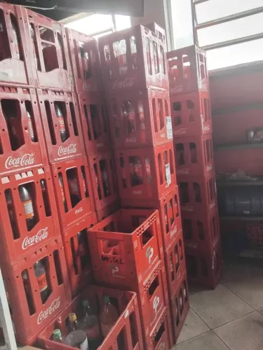 Vendo engradado de coca vazio