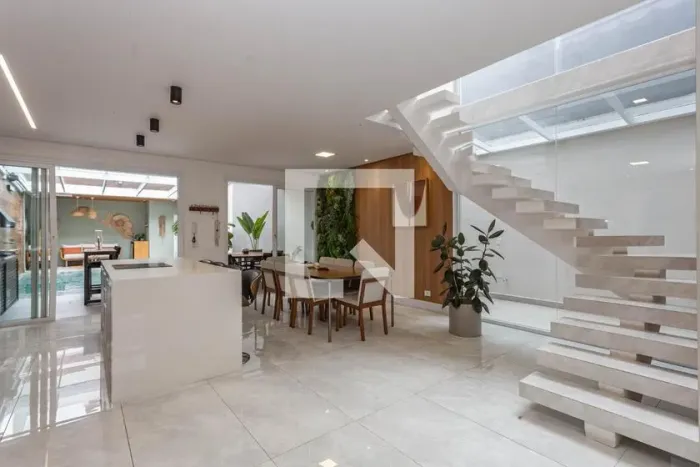 Casa à Venda - Vila das Mercês, 3 Quartos, 200 m2