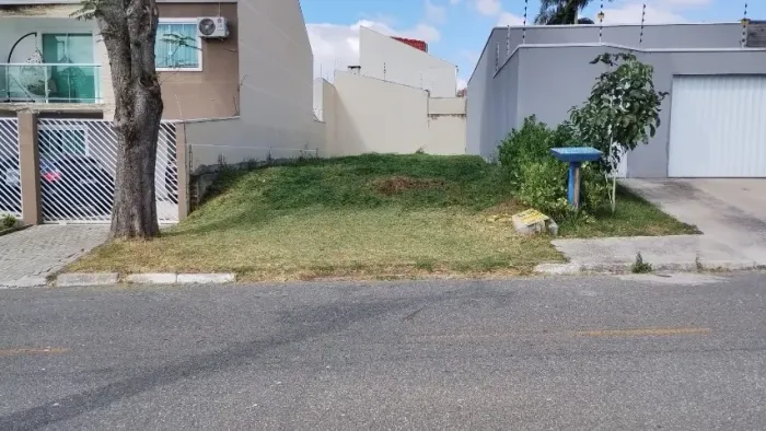 Terreno em Pineville de 147 m2 com 7m de frente.