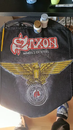 Jaqueta jeans Heavy Metal, customizada Saxon