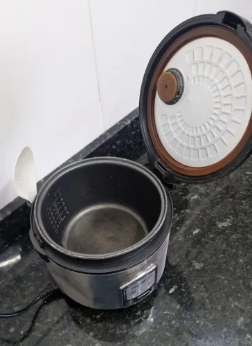 Panela de arroz elétrica