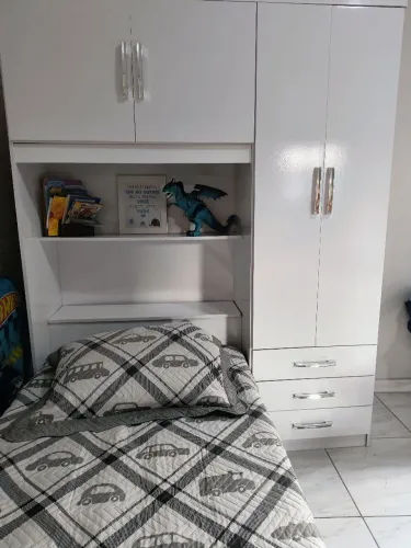 Guarda-roupa solteiro branco