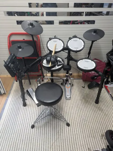 Roland TD-07 V-Drums Completa | Pedal Pearl + Pedal Duplo + Banco reforçado + Fone