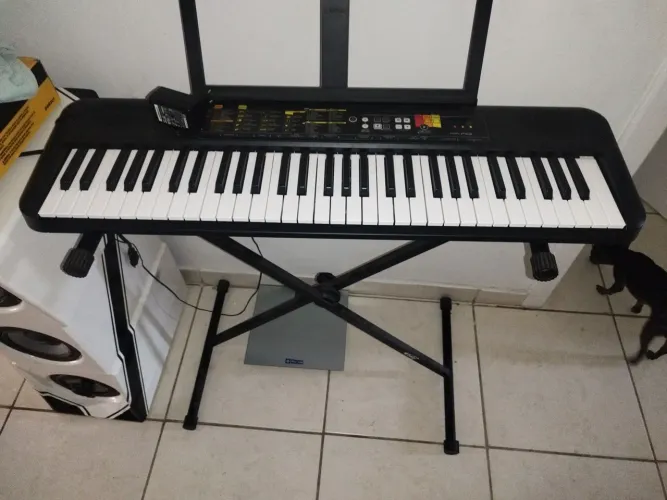Teclado Yamaha PSR-F52 