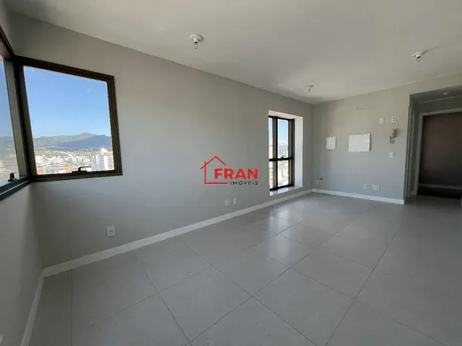 Sala comercial 25,2m² Bairro Trindade,Andar alto vista livre