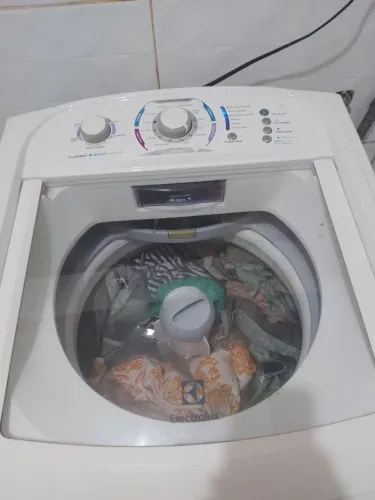 Maquina de lavar Electrolux 13k eco turbo funcionando muito bem.