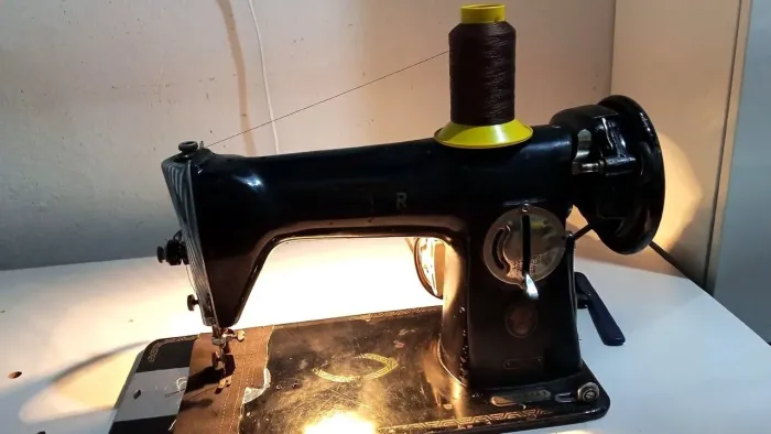 Máquina de Costura Singer 15C Antiga