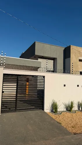 Casa no Santa Fé 02, próxima à escola de tempo integral e avenida Tocantins.