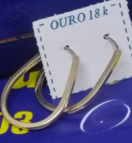 Brinco Oval Argola Ouro 18 Kilates Peso 1.80 Gramas 22 x 17 mm