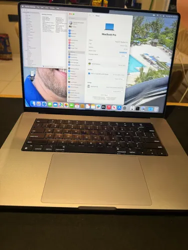 MacBook Pro 16 M1 Max 64GB RAM | 1TB SSD | 24-Core GPU |