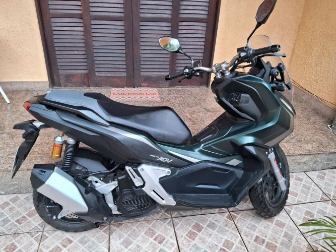 Honda ADV 2024.