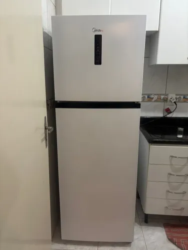 Geladeira duplex Frost free apenas 2 anos de uso Midea