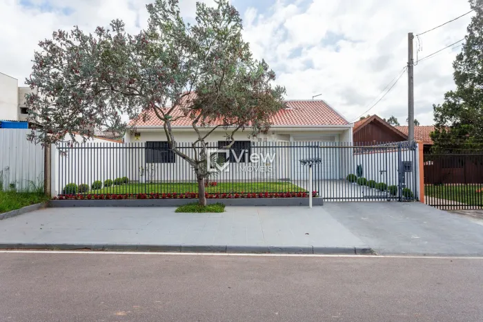 Excelente casa na melhor localização de Araucária, ideal para quem busca conforto, pratici